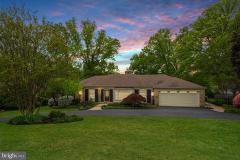 Photo of 3227 Valley Lane, FALLS CHURCH, VA 22044 (MLS # VAFX2285008)