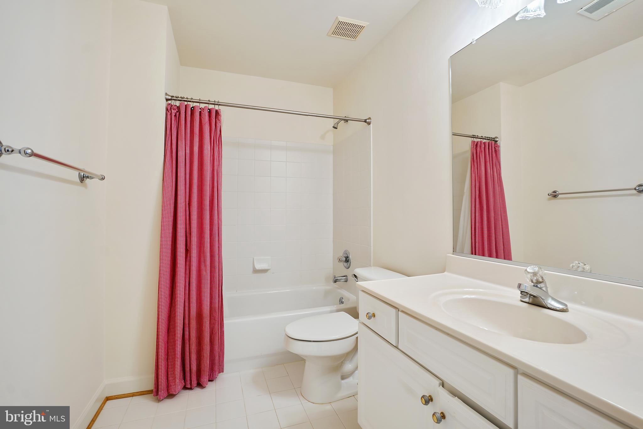 KING FARM WATKINS POND - Residential