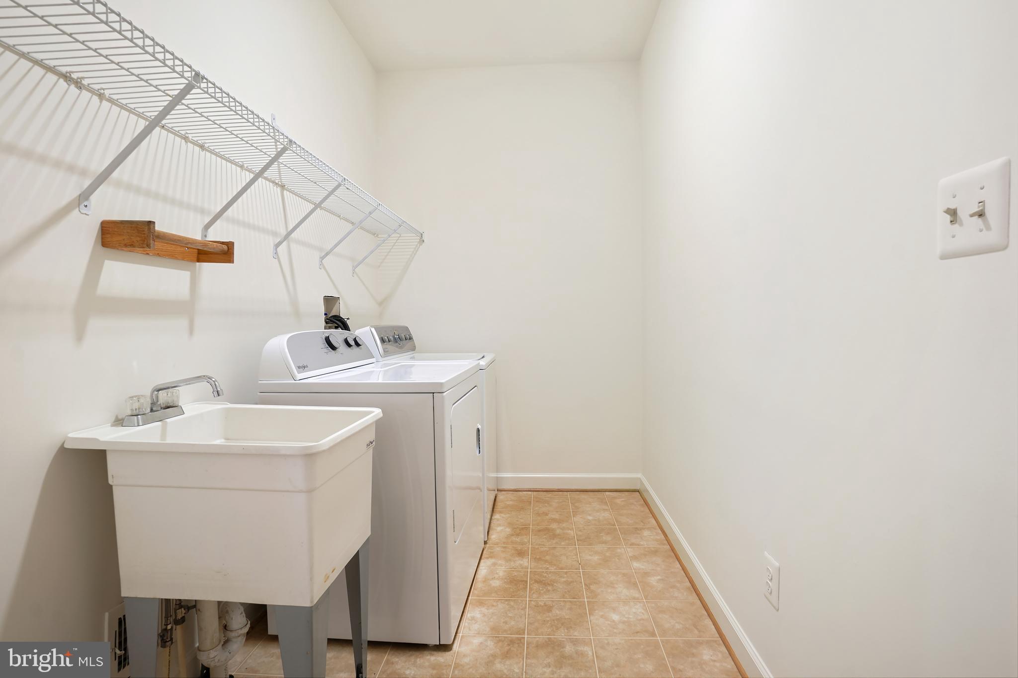 KING FARM WATKINS POND - Residential