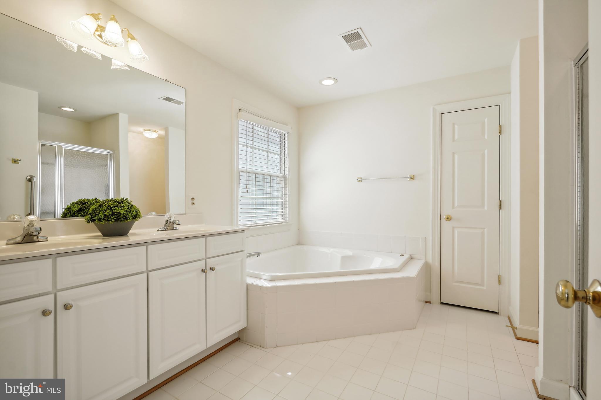 KING FARM WATKINS POND - Residential