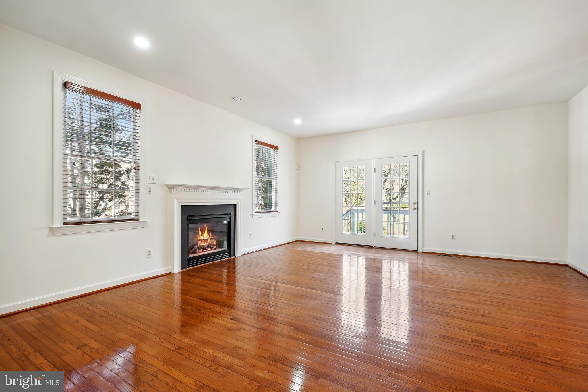 KING FARM WATKINS POND - Residential