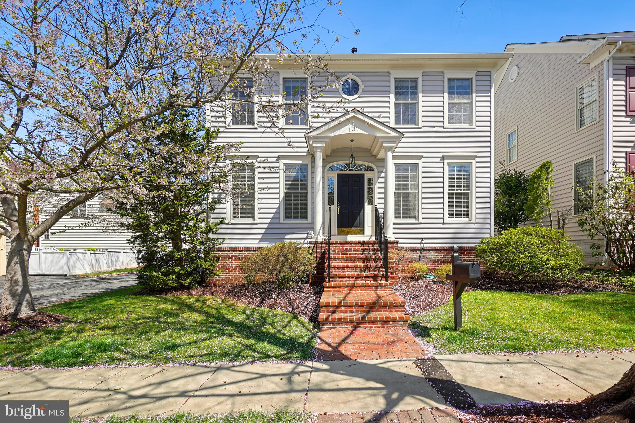 KING FARM WATKINS POND - Residential