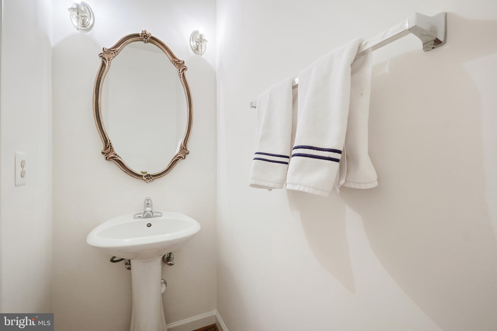 KING FARM WATKINS POND - Residential