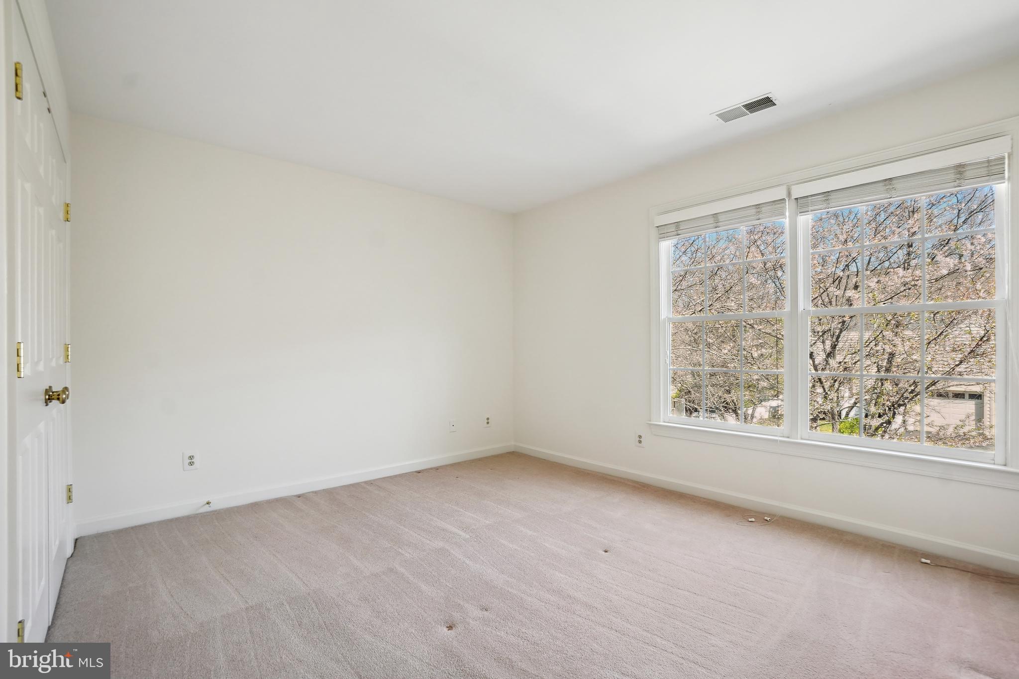 KING FARM WATKINS POND - Residential