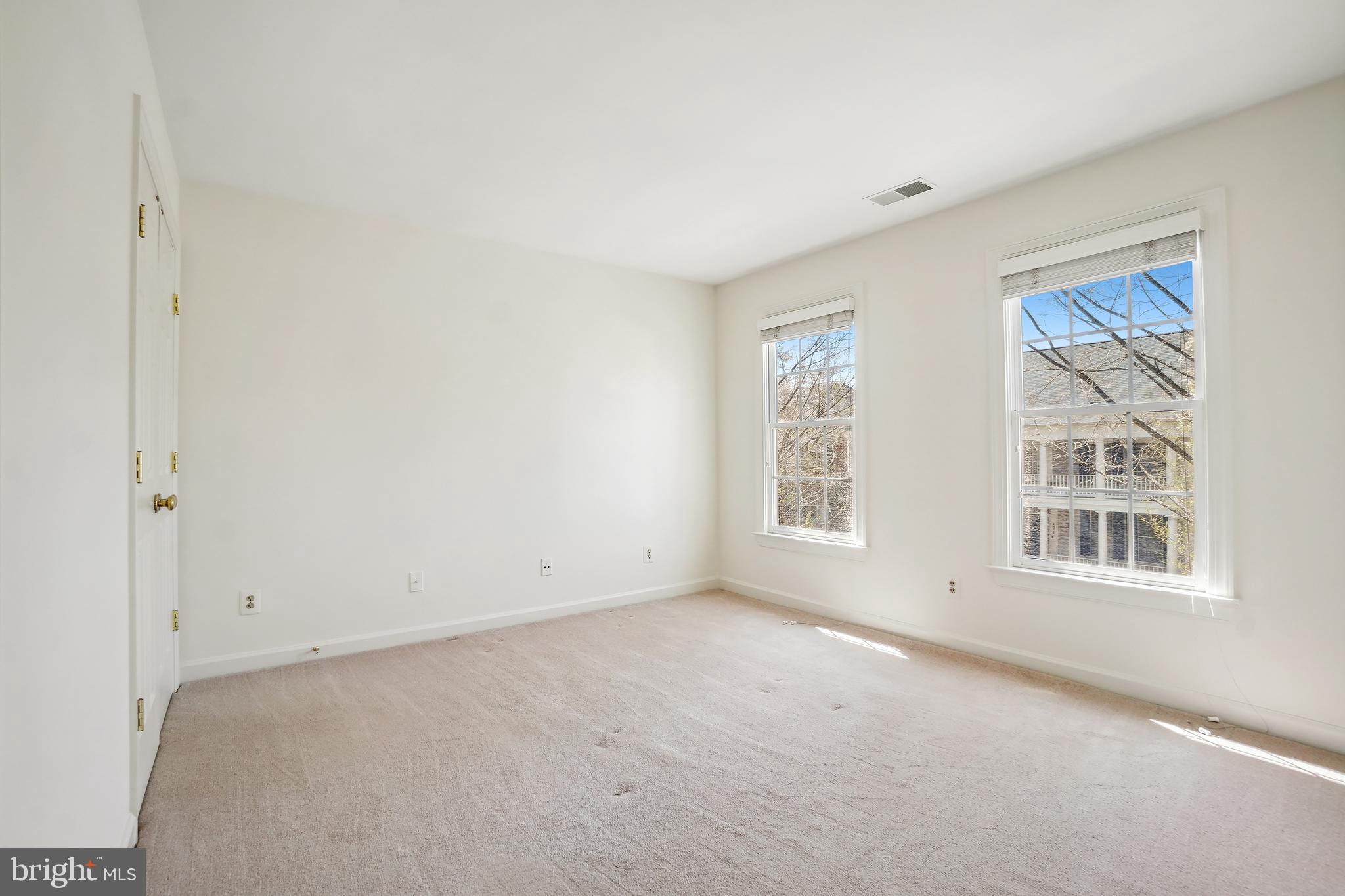 KING FARM WATKINS POND - Residential