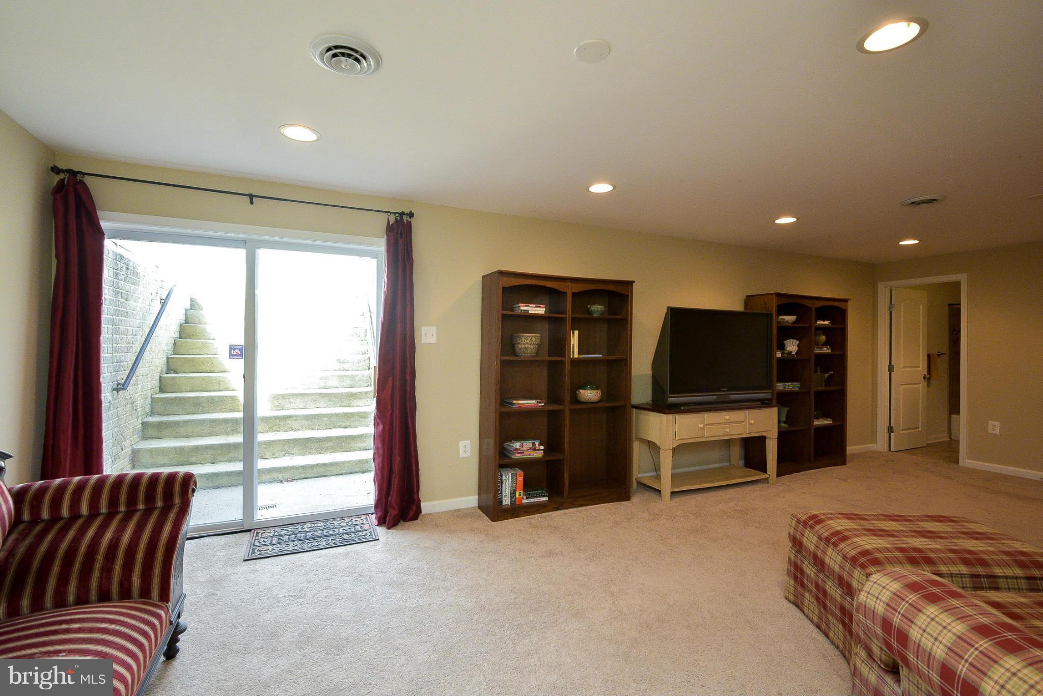 COLONIAL PARK - Residential