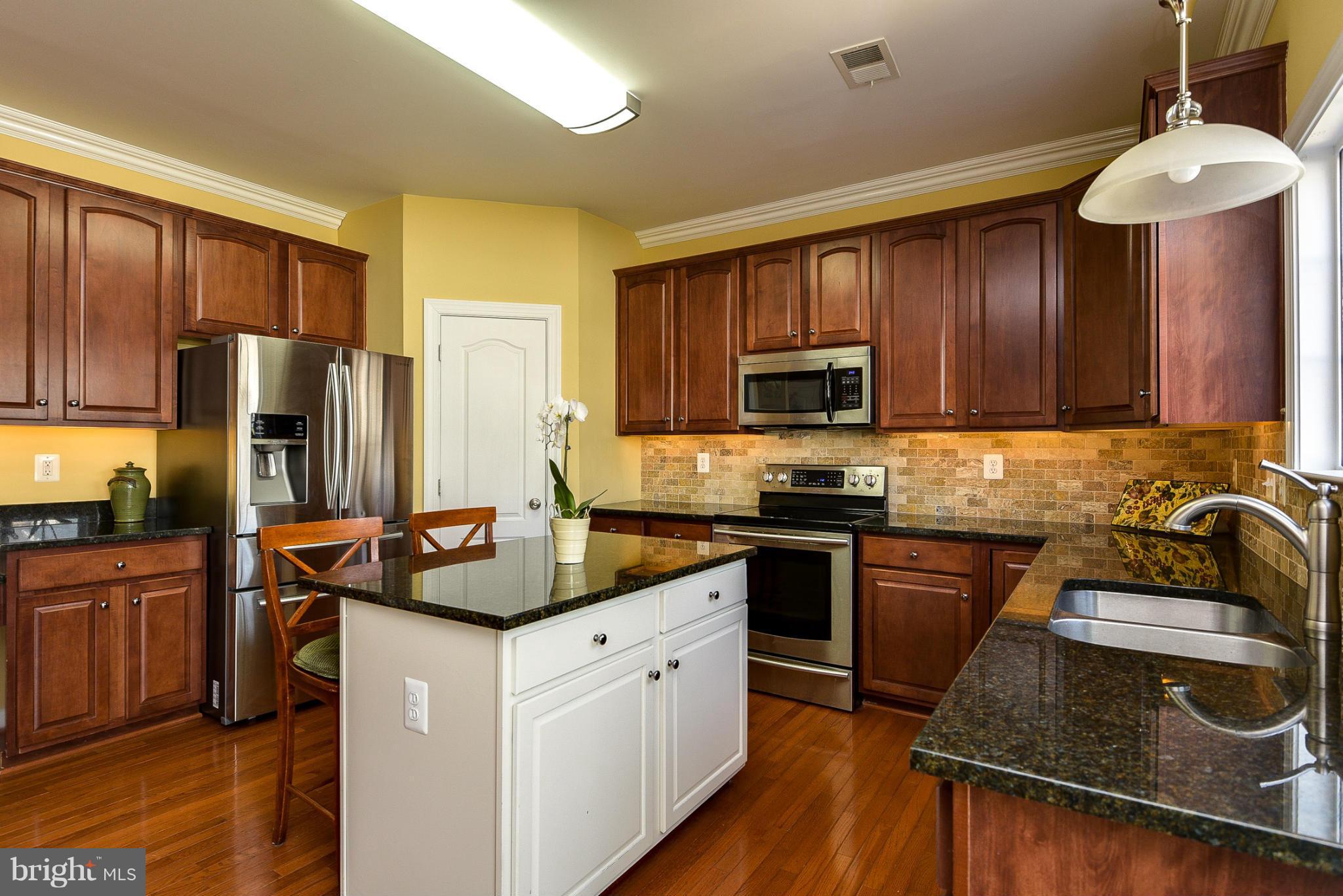 COLONIAL PARK - Residential