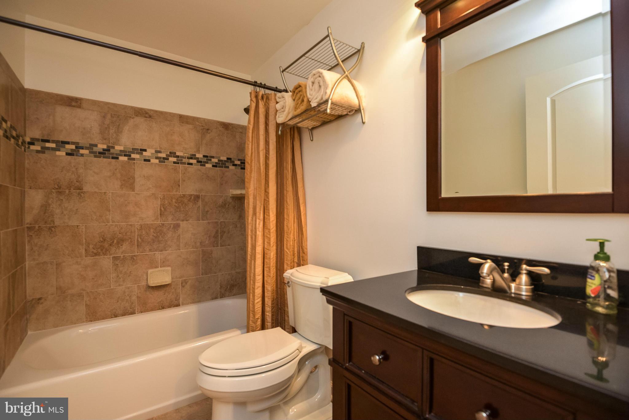 COLONIAL PARK - Residential