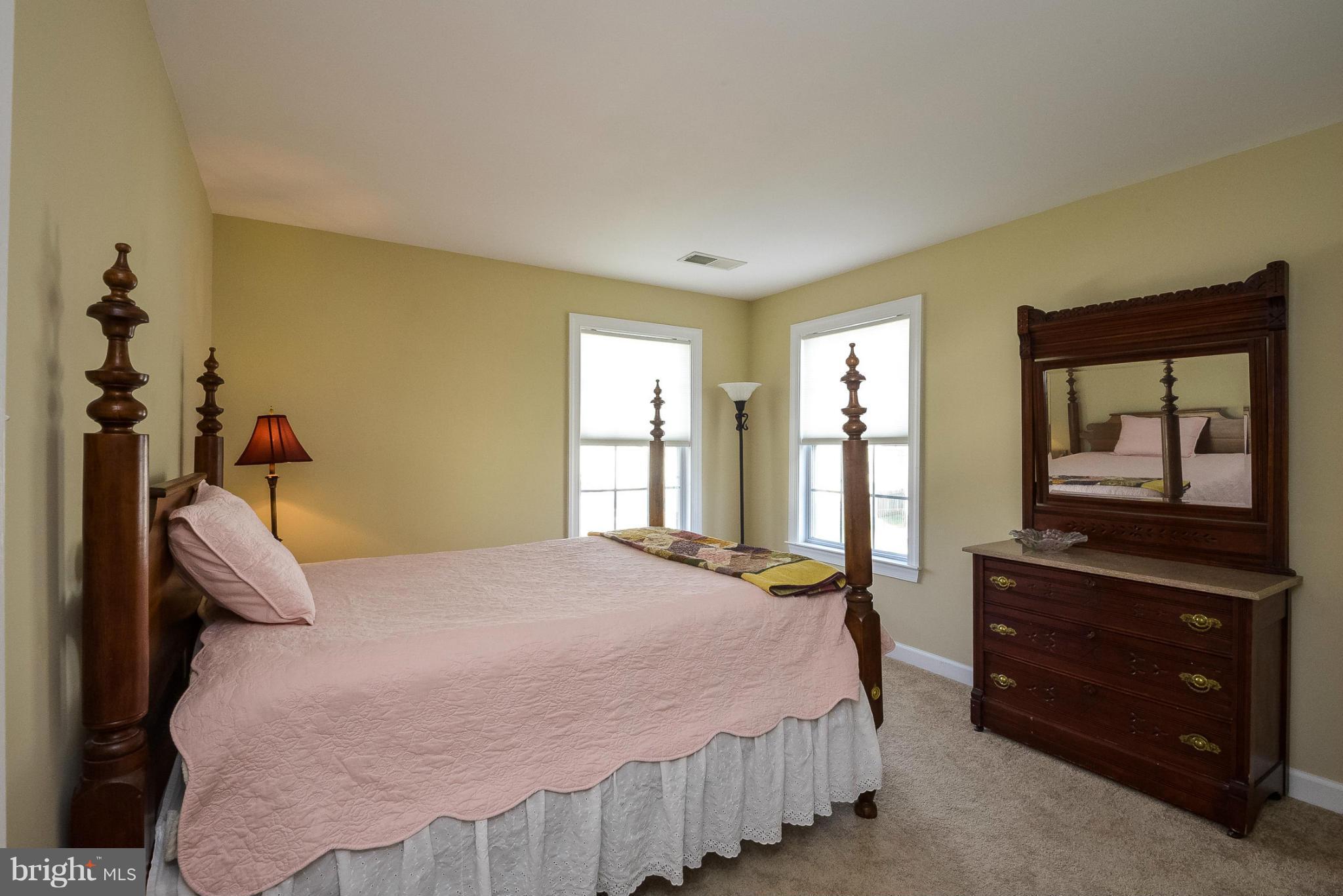 COLONIAL PARK - Residential