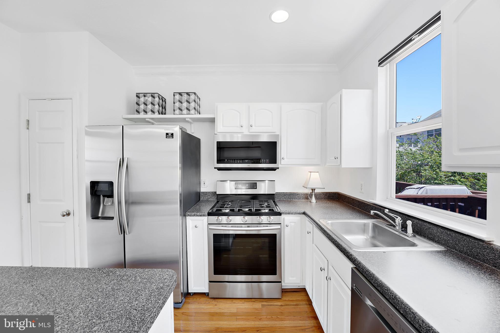 PARKSIDE AT ASHBURN - Residential