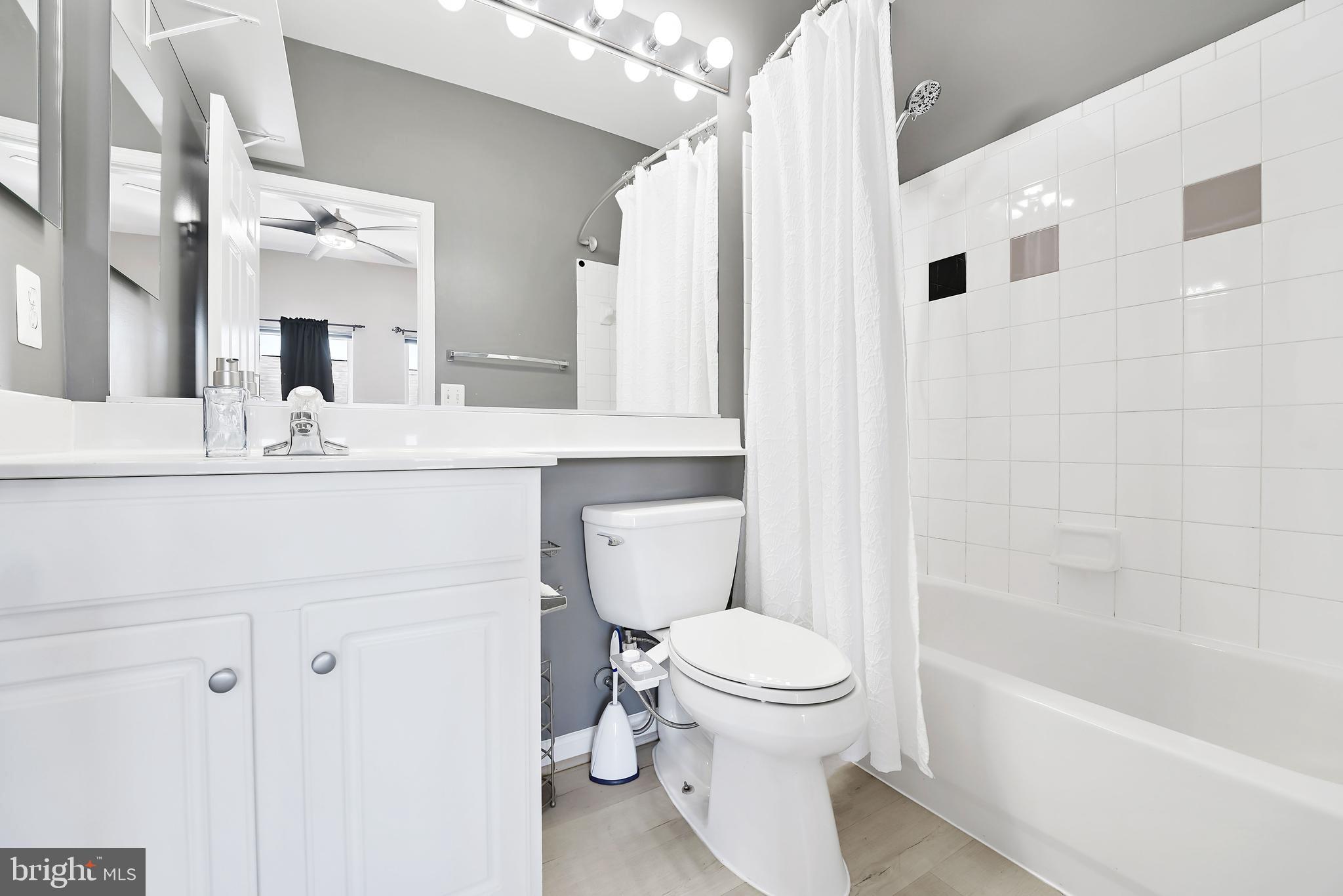 PARKSIDE AT ASHBURN - Residential