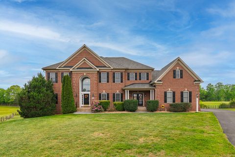 Homes For Sale - 4 Jackson Place<br/> MIDDLETOWN, VA 22645