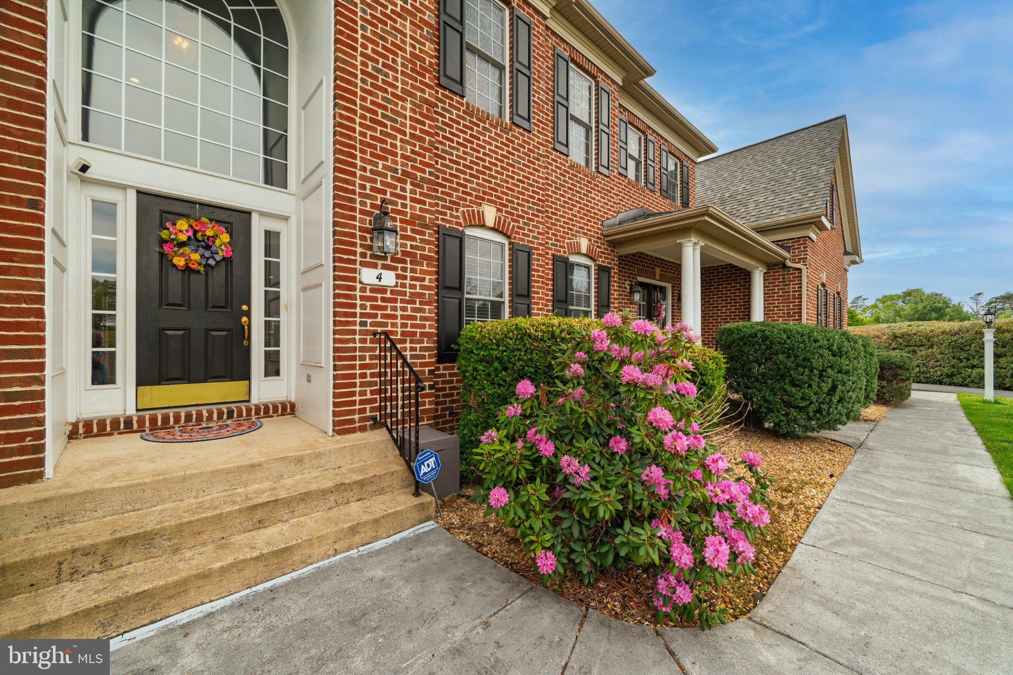 4 JACKSON PLACE