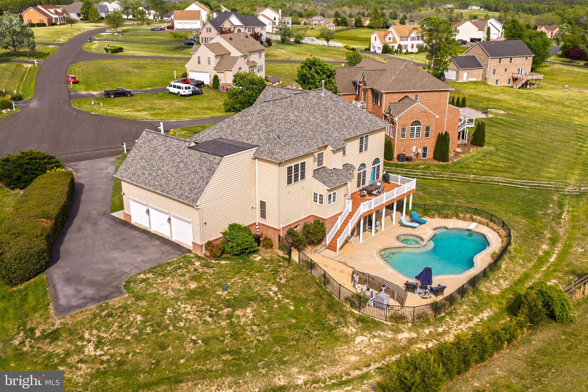 4 JACKSON PLACE