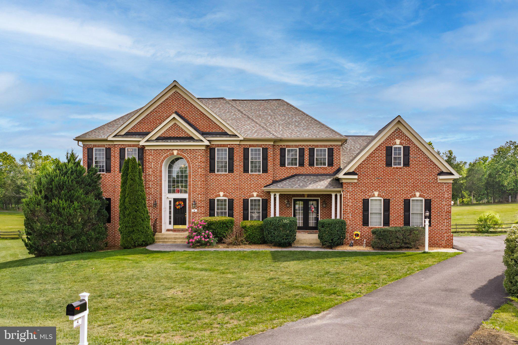 4 JACKSON PLACE