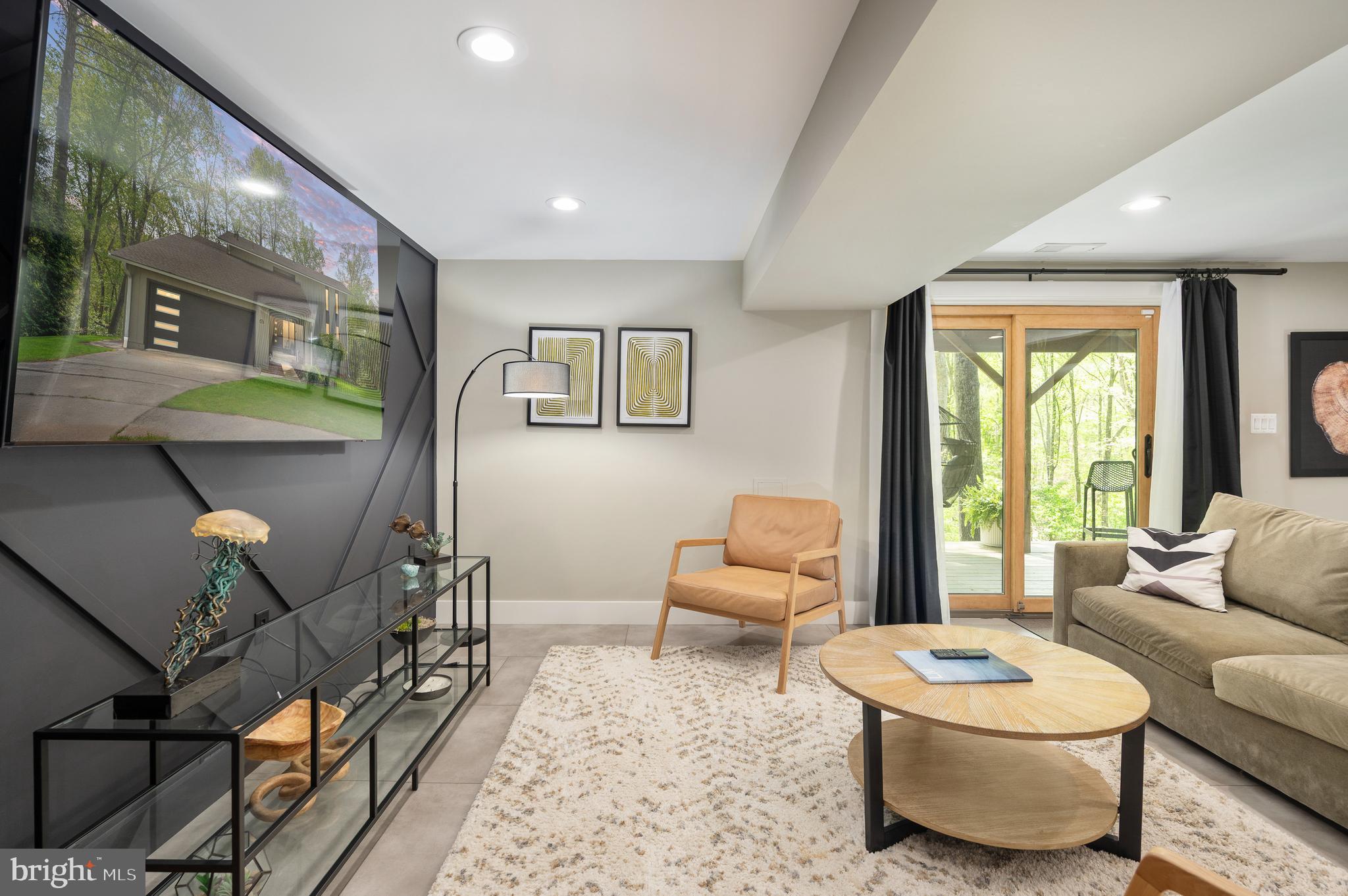 LAKE RIDGE - Residential