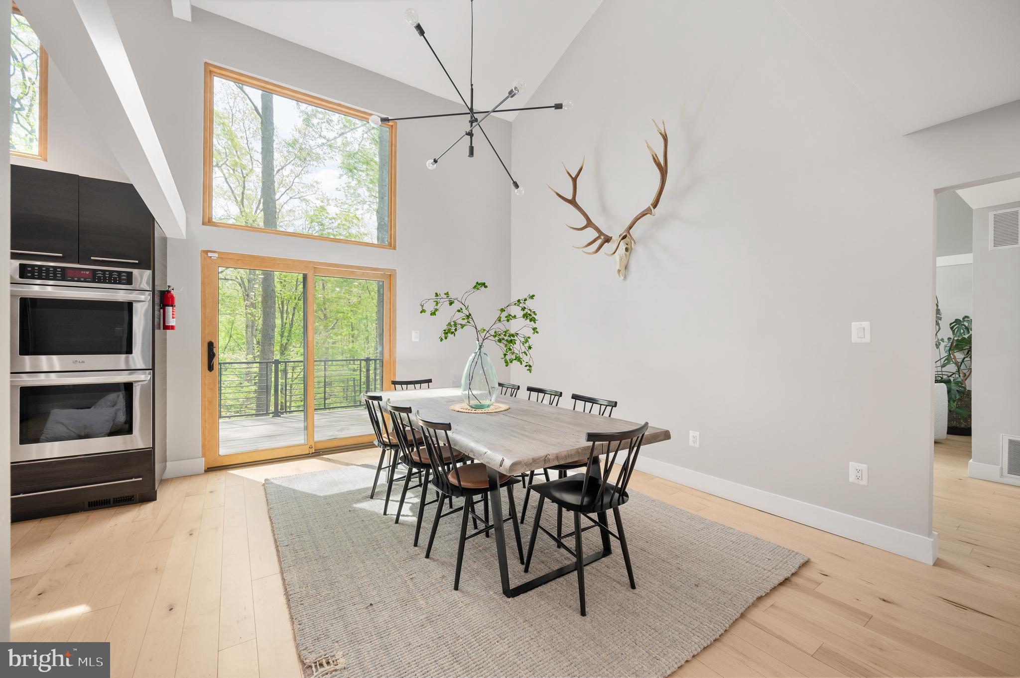 LAKE RIDGE - Residential