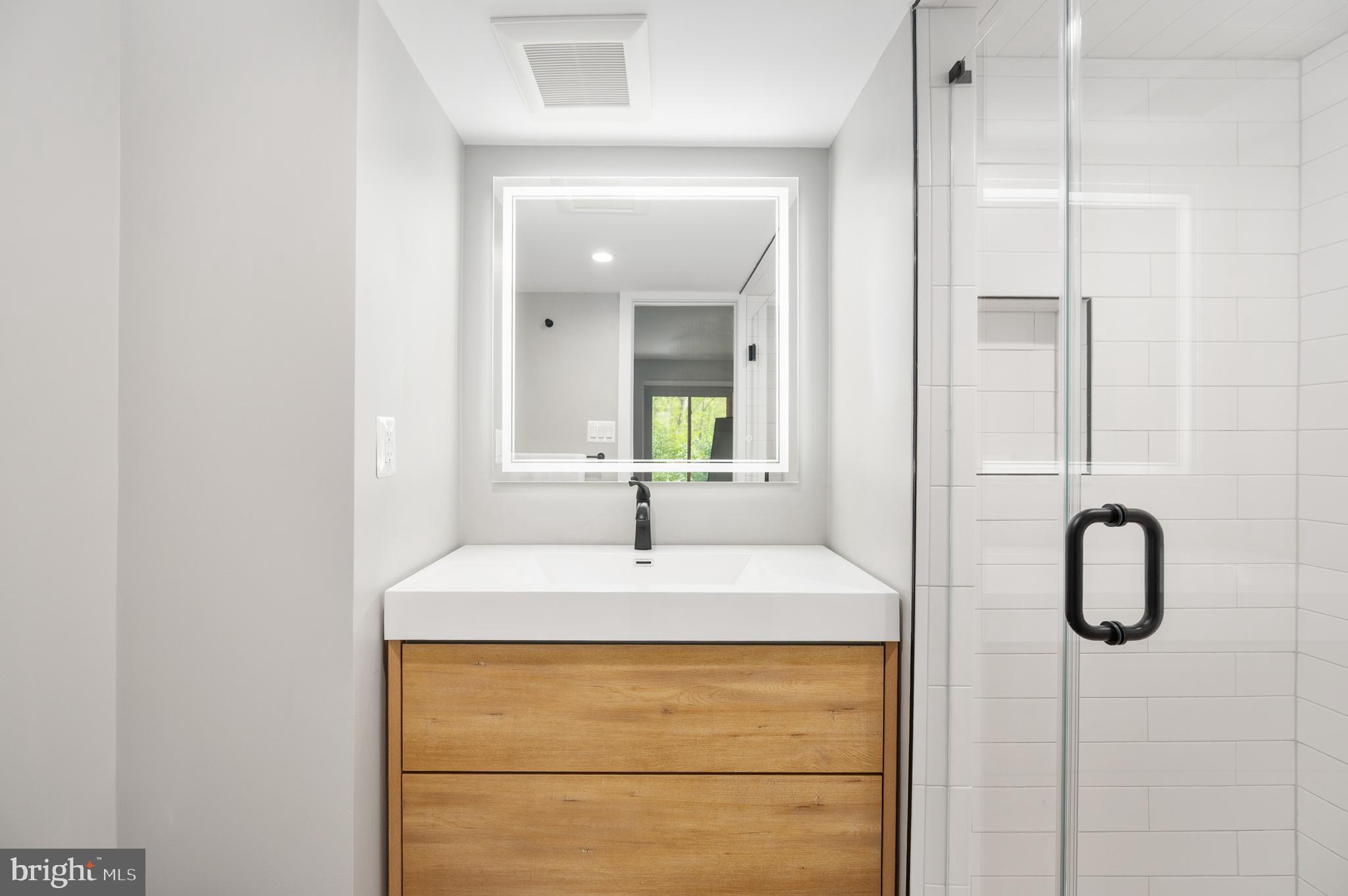 LAKE RIDGE - Residential