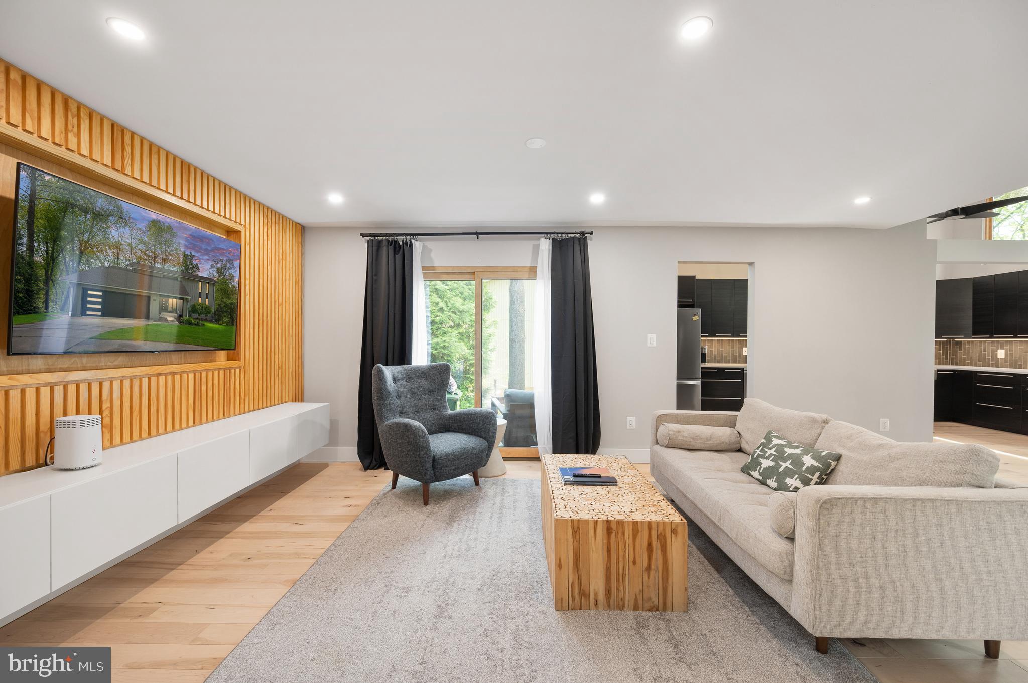 LAKE RIDGE - Residential