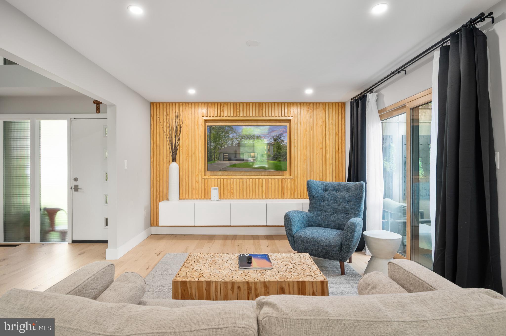 LAKE RIDGE - Residential