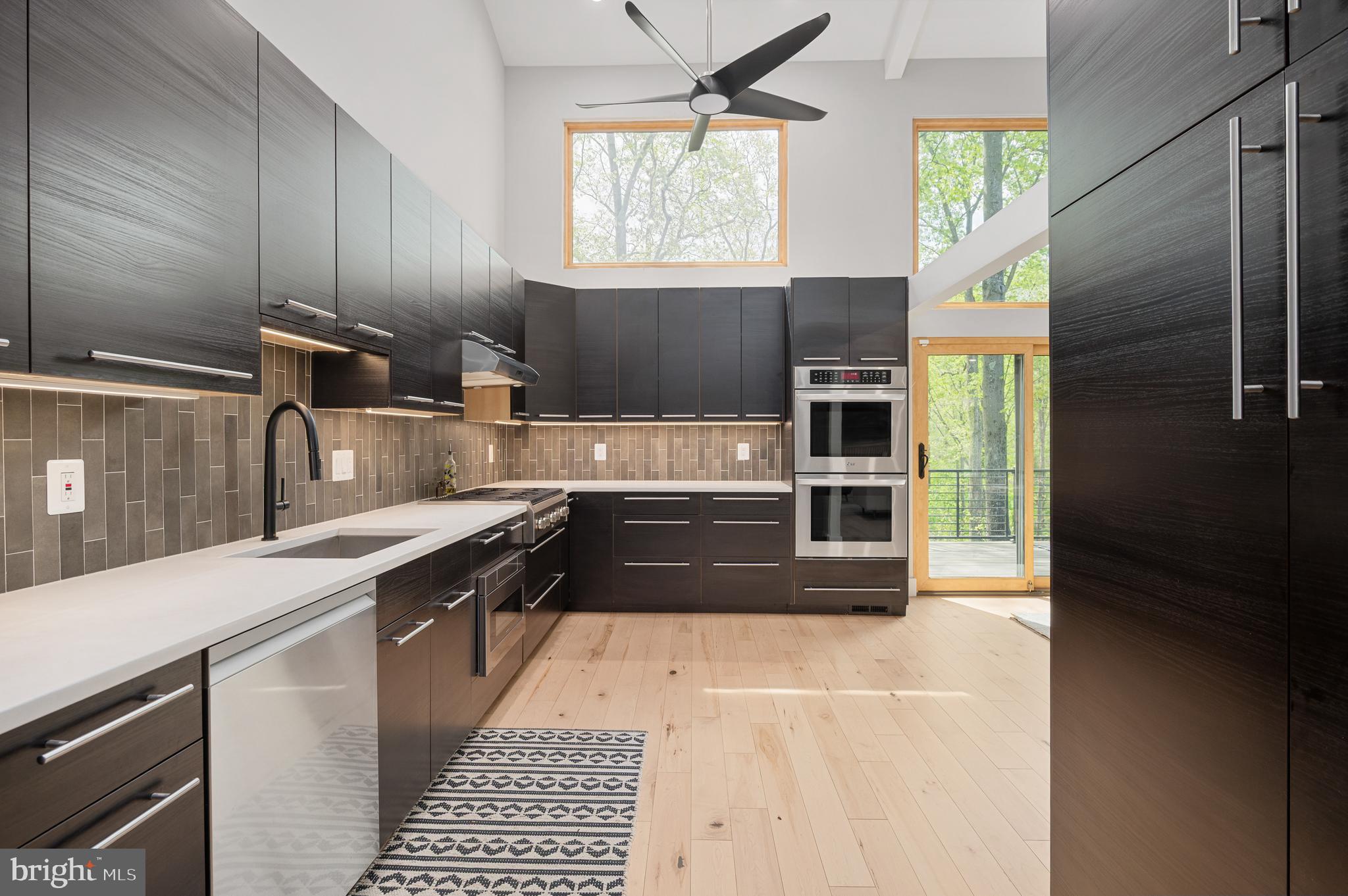 LAKE RIDGE - Residential