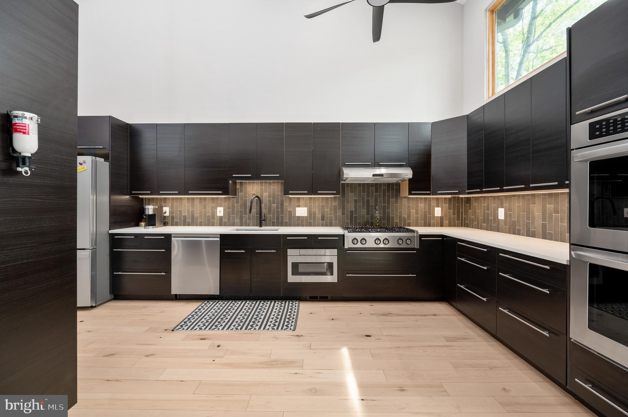 LAKE RIDGE - Residential