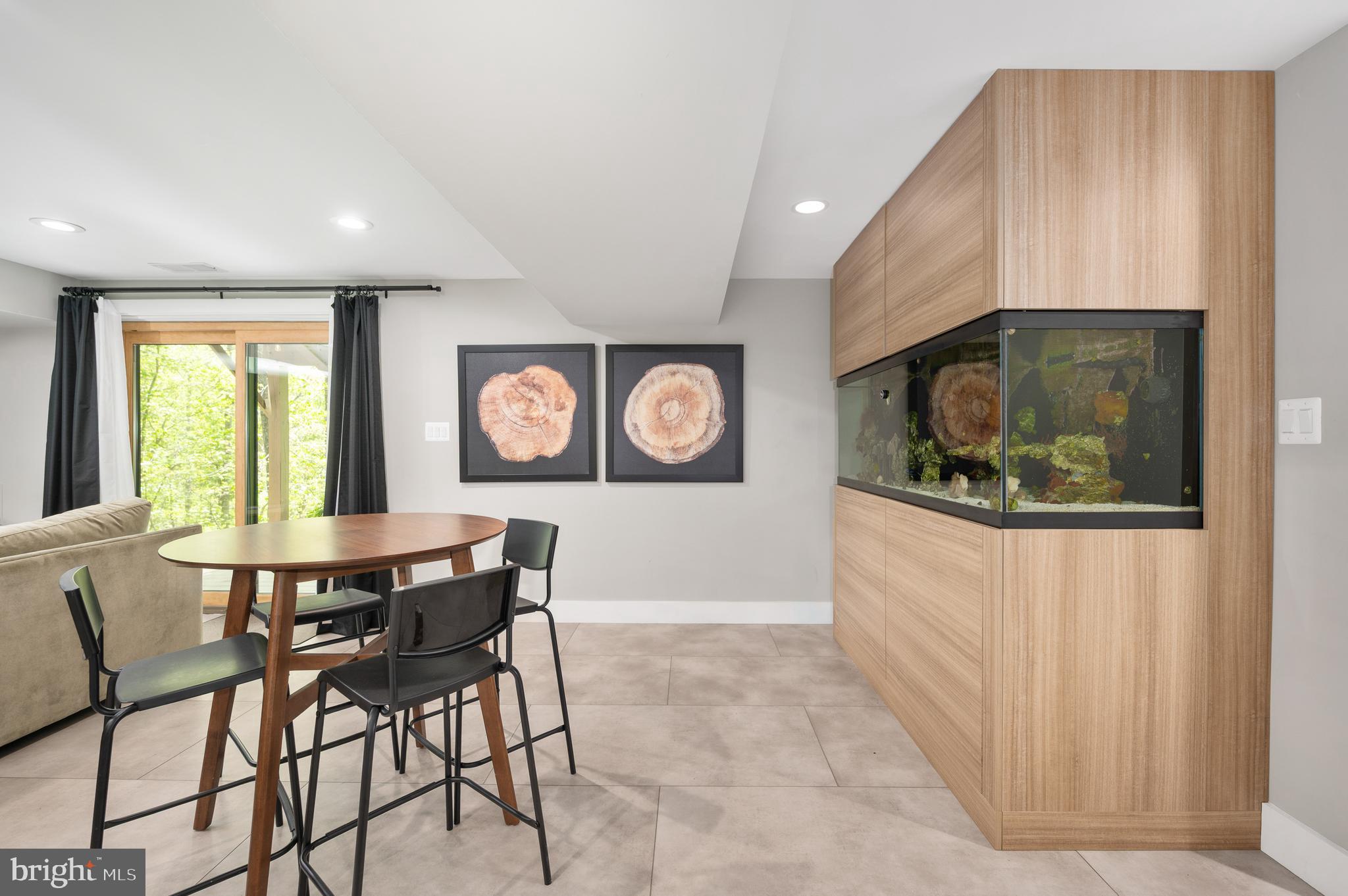 LAKE RIDGE - Residential