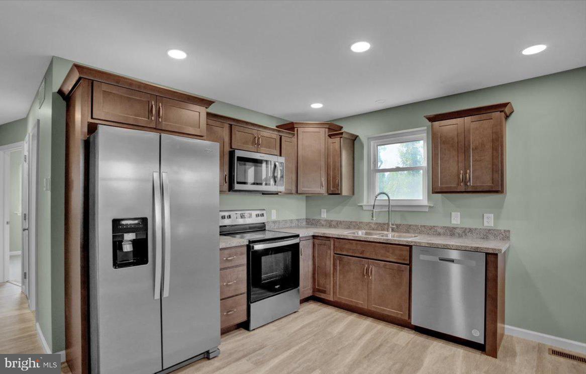 BROOKVIEW - Residential Lease