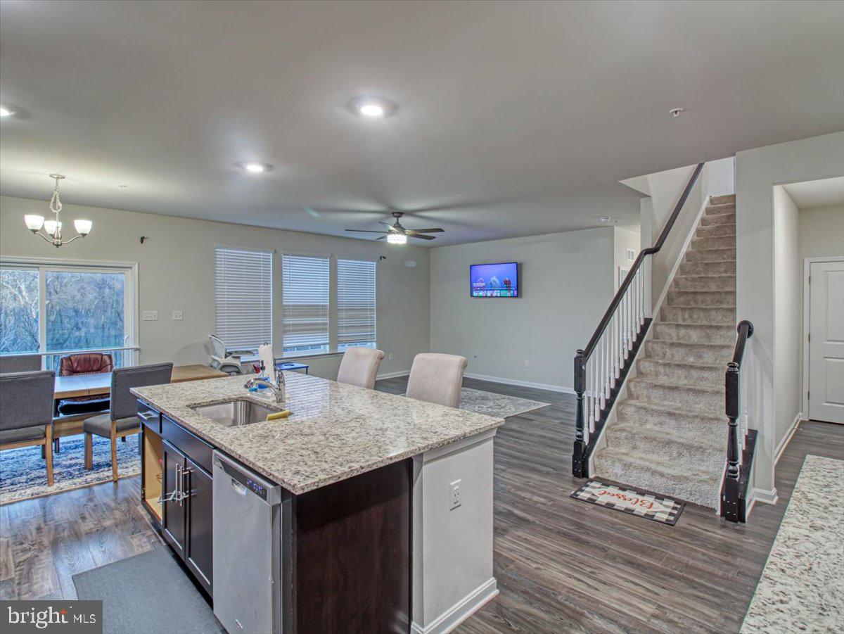 WESTVIEW SOUTH - Residential