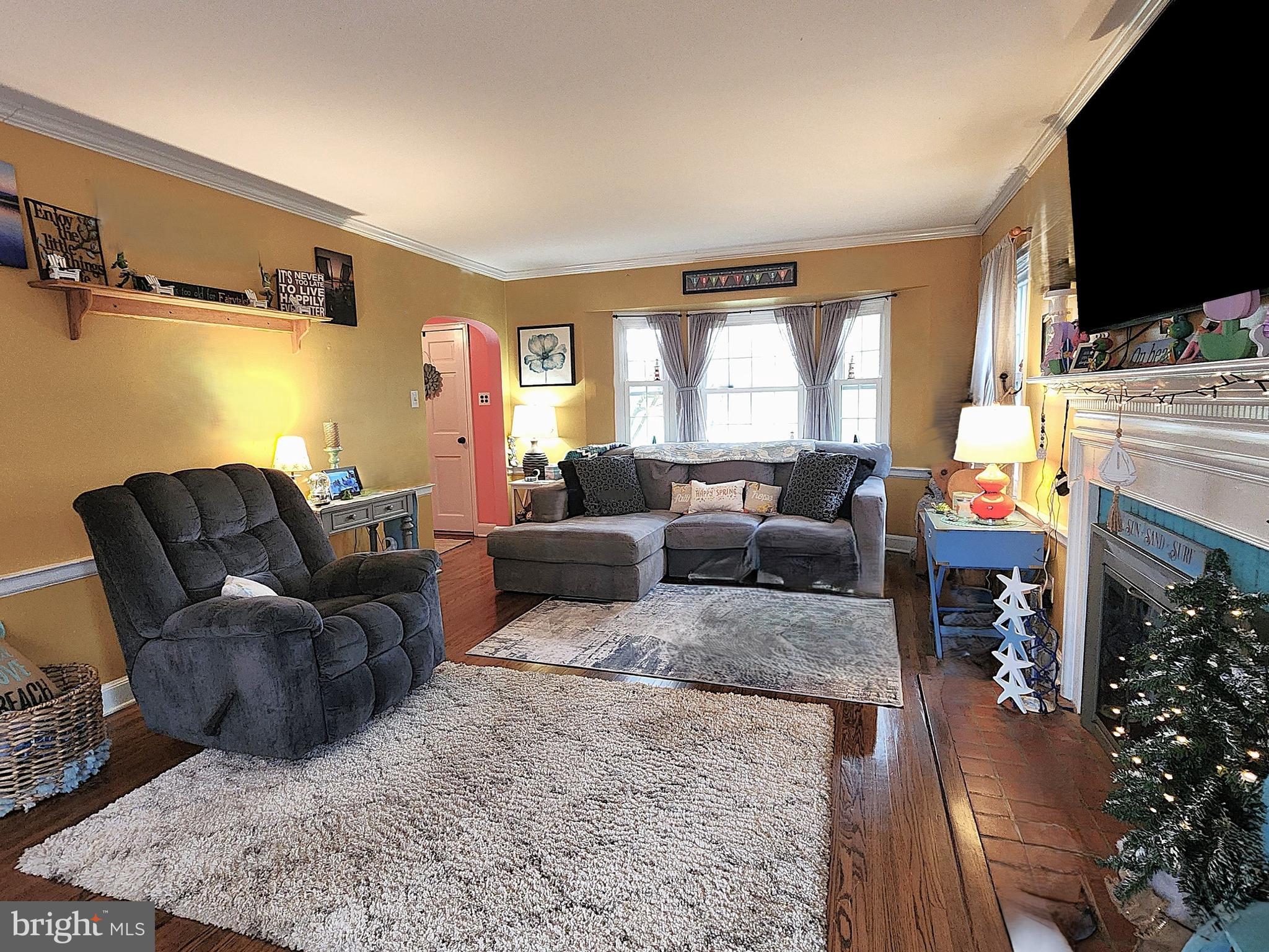 COUNTRY CLUB HILLS - Residential