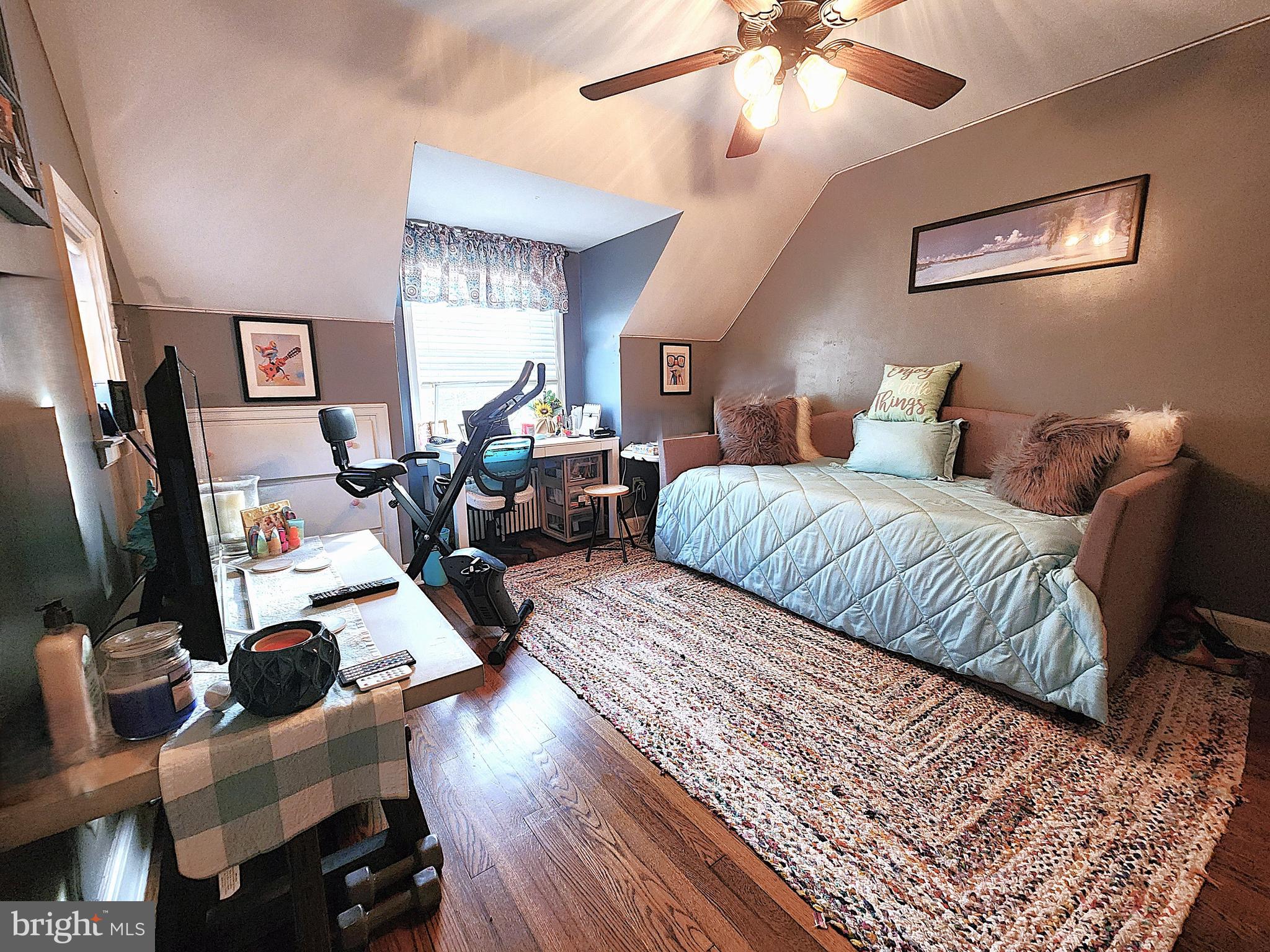 COUNTRY CLUB HILLS - Residential