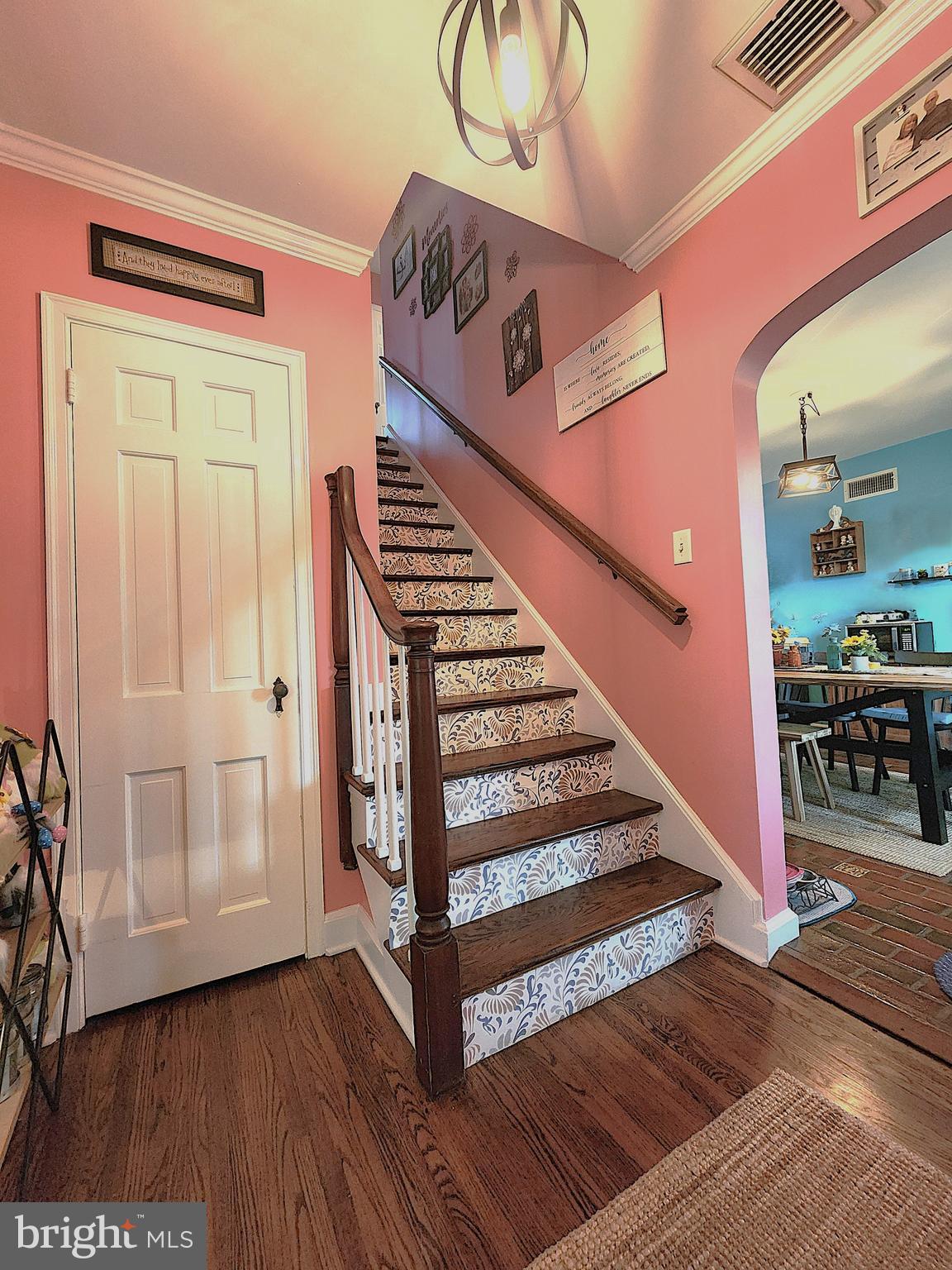 COUNTRY CLUB HILLS - Residential