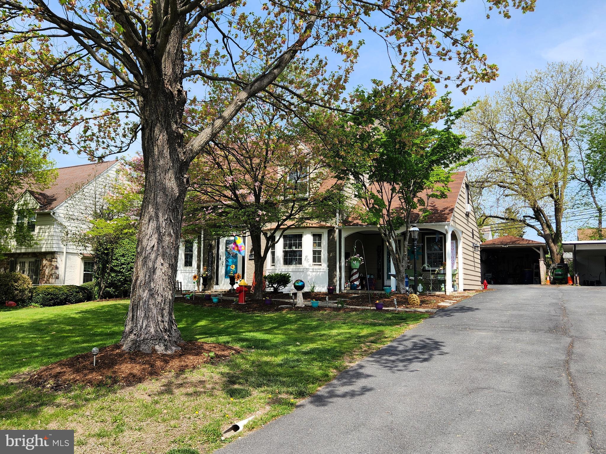 COUNTRY CLUB HILLS - Residential