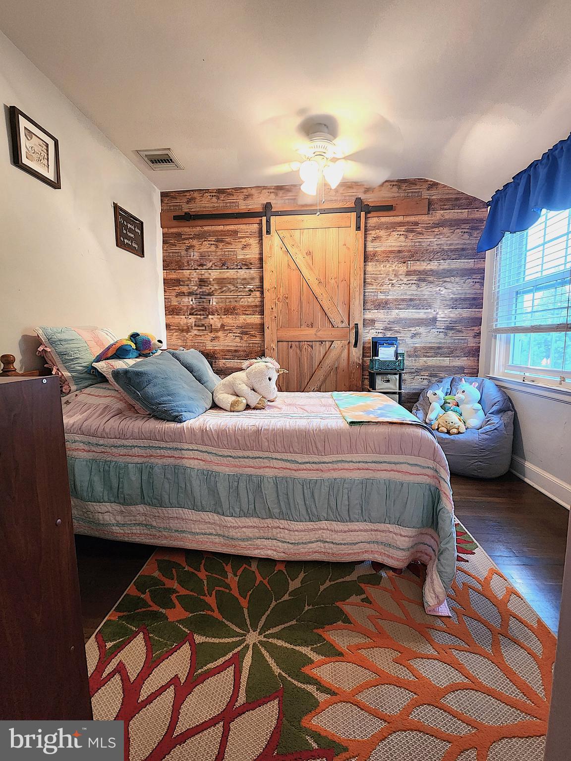 COUNTRY CLUB HILLS - Residential