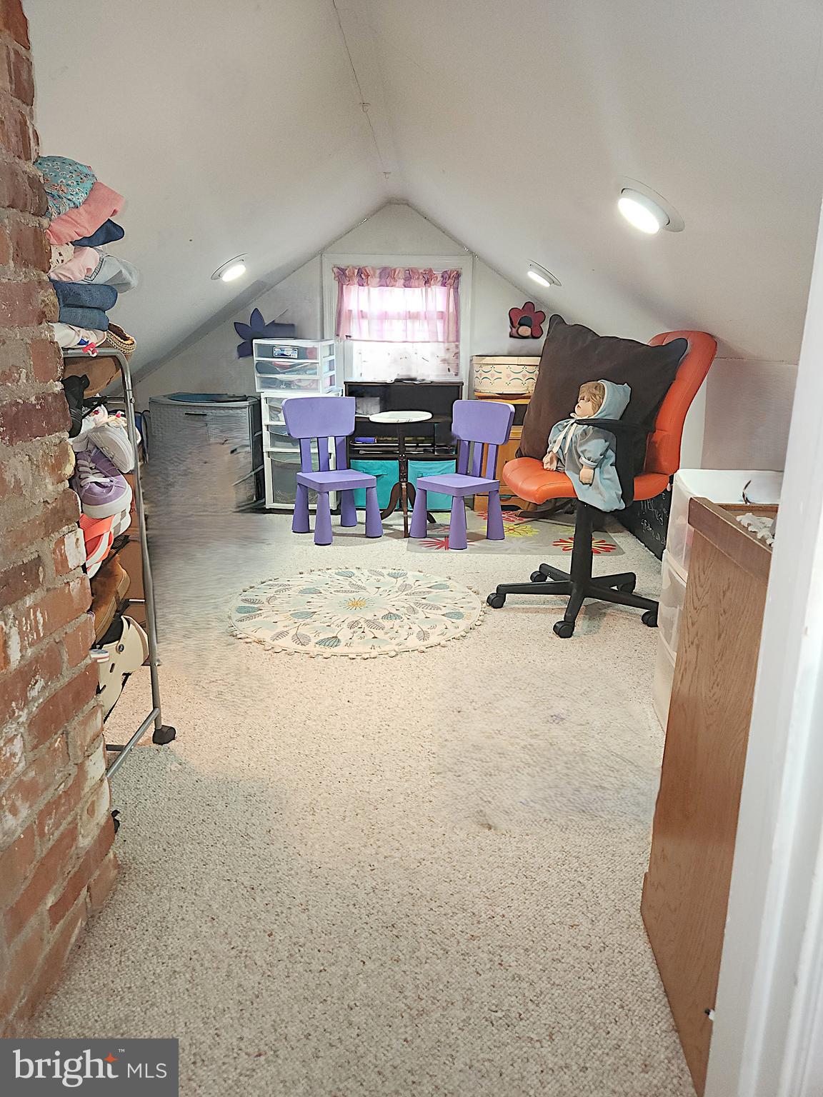 COUNTRY CLUB HILLS - Residential