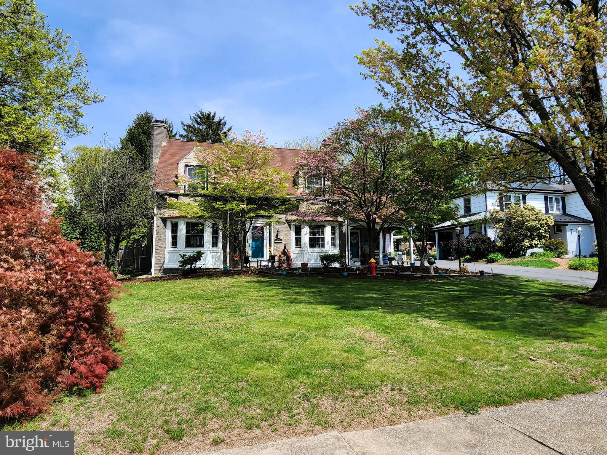 COUNTRY CLUB HILLS - Residential