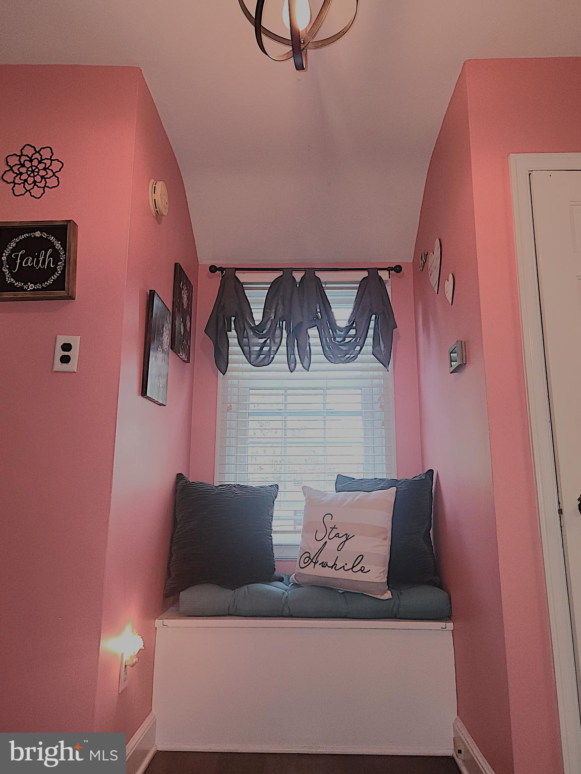 COUNTRY CLUB HILLS - Residential