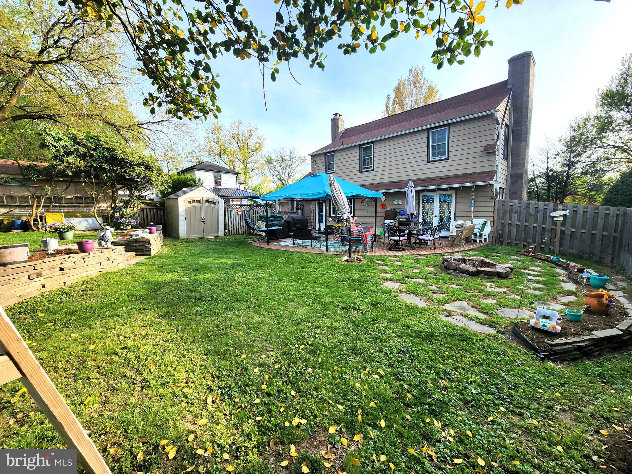 COUNTRY CLUB HILLS - Residential