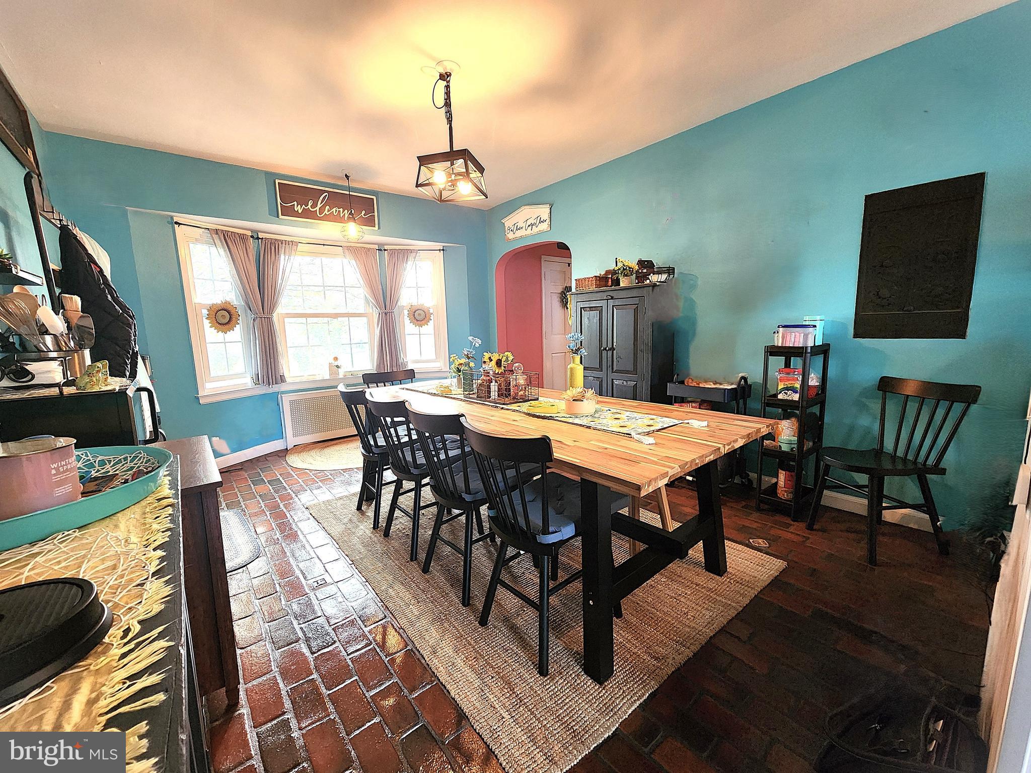 COUNTRY CLUB HILLS - Residential