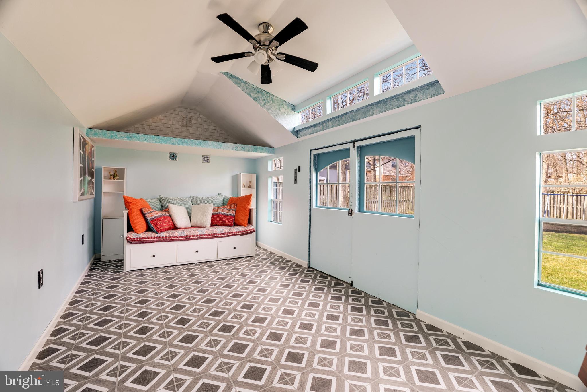 KINGS PARK WEST - Residential