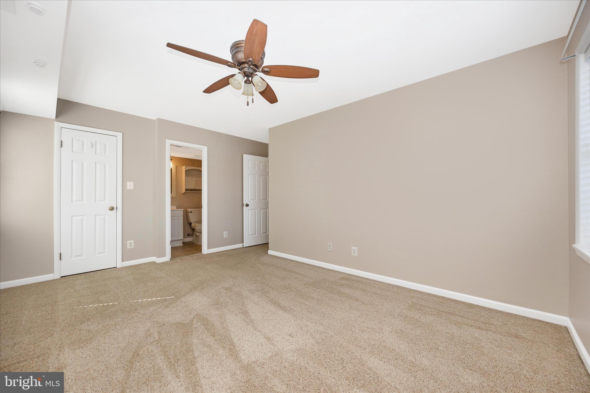 GLADE TOWN - Residential