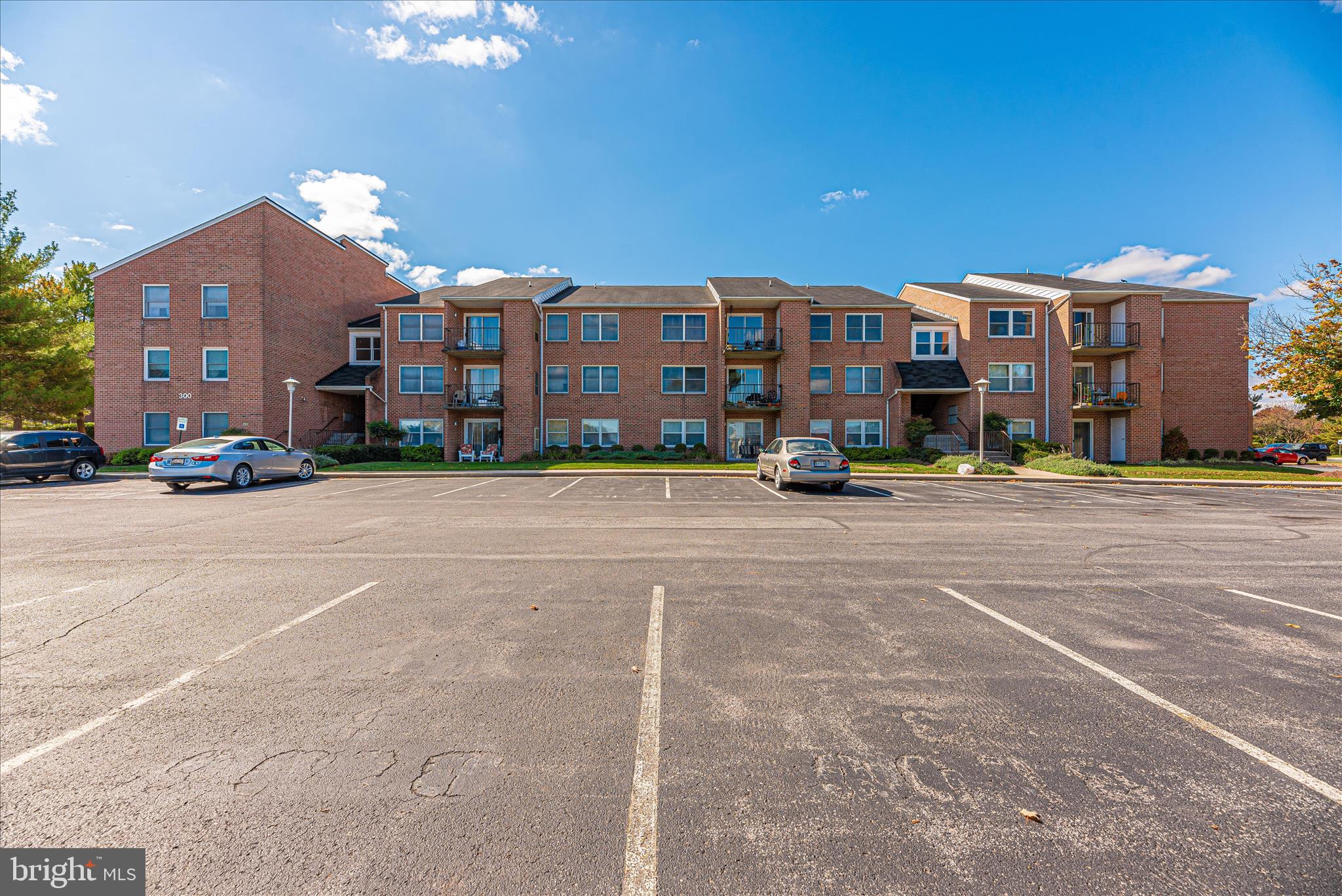 GLADE TOWN - Residential