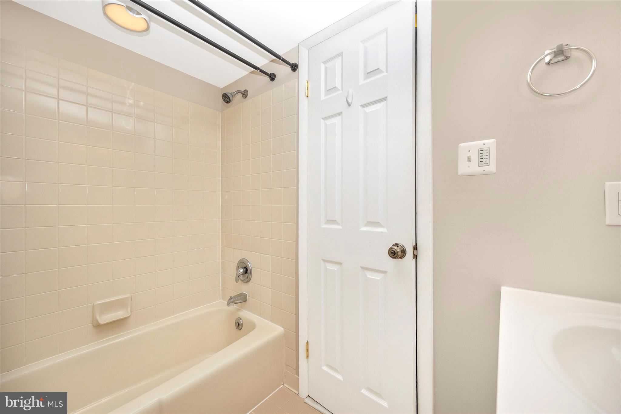 GLADE TOWN - Residential