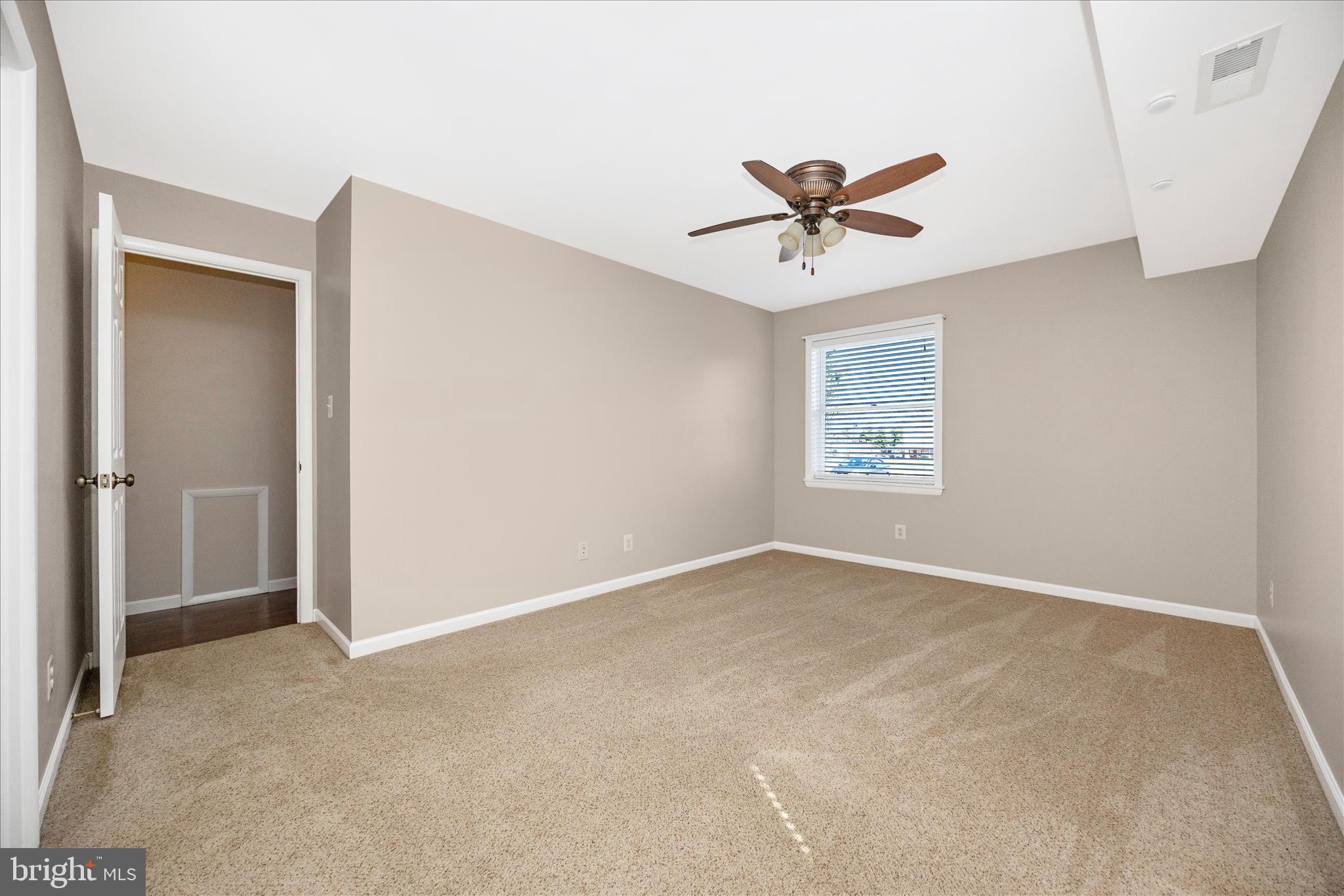 GLADE TOWN - Residential