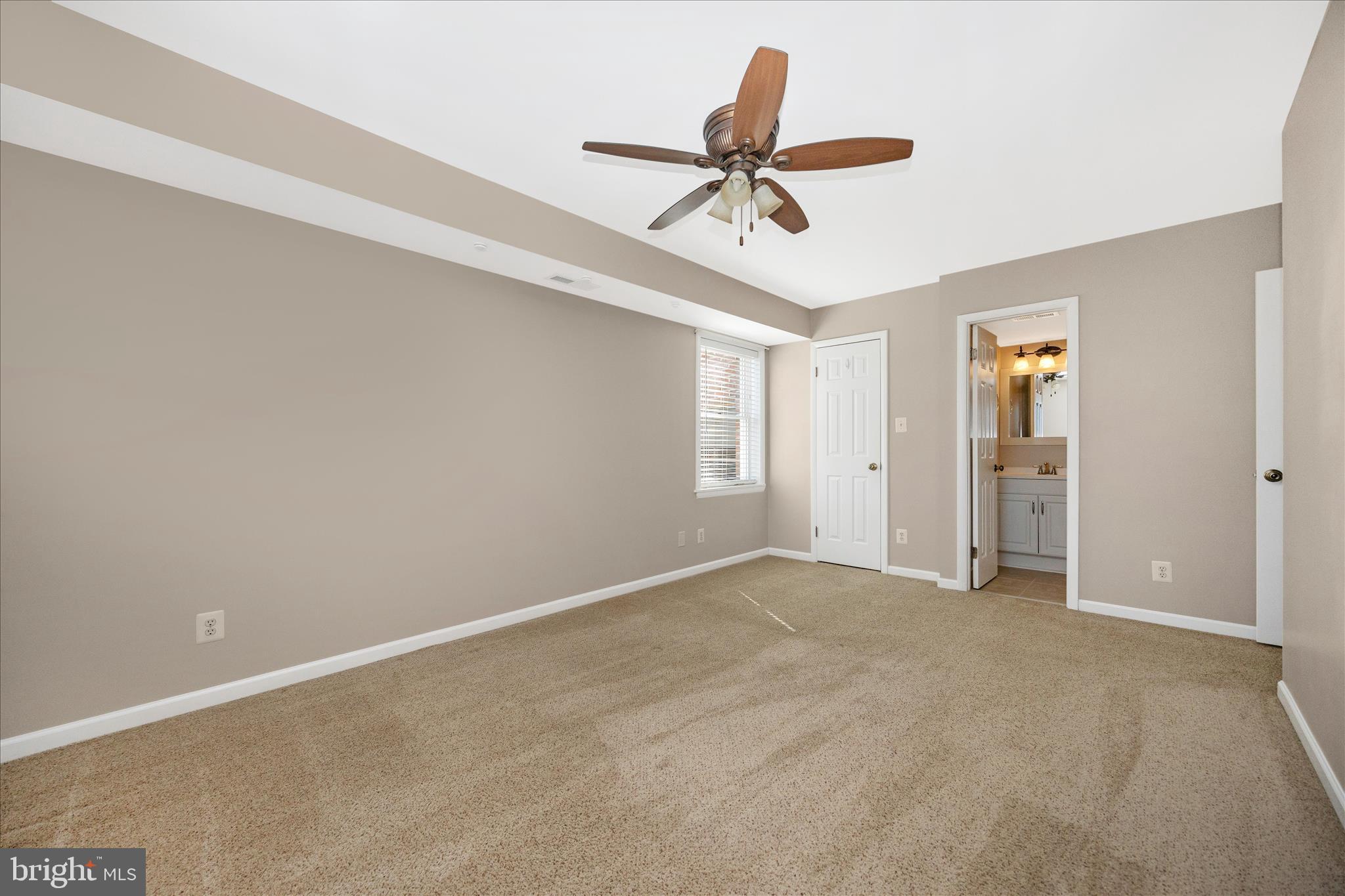 GLADE TOWN - Residential