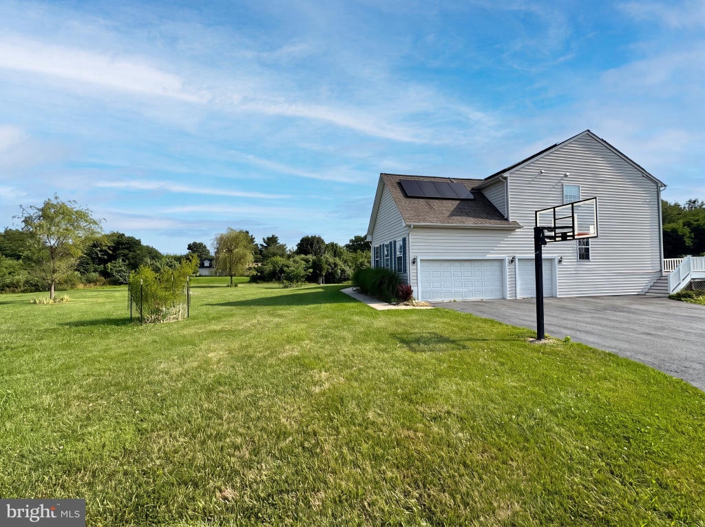 Photo of 11625 Mica Place, LOVETTSVILLE, VA 20180 (MLS # VALO2130642)