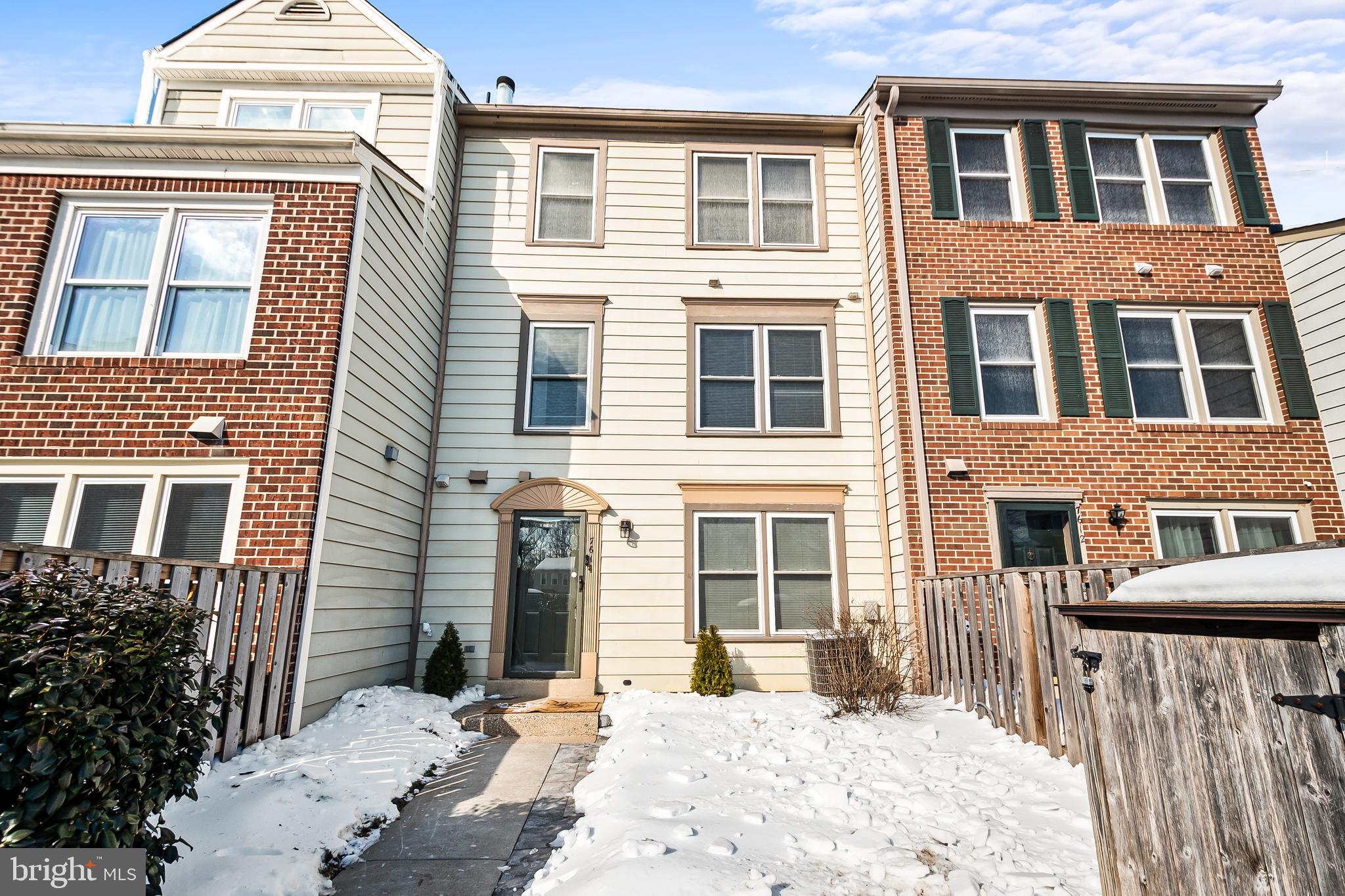 STONINGTON CONDOMINIUMS - Residential