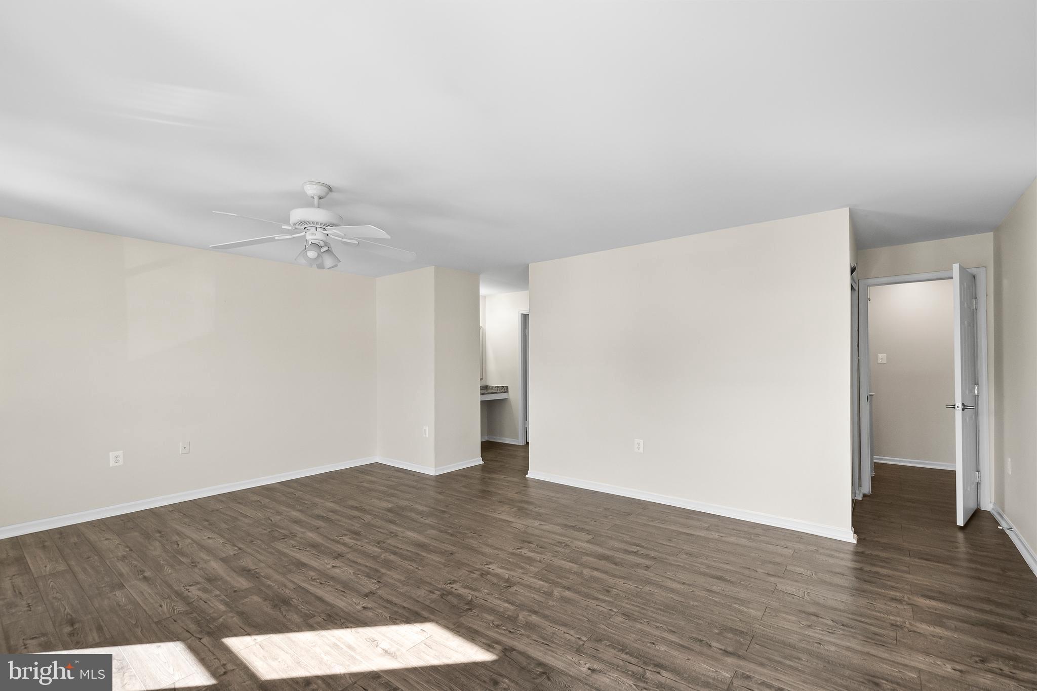 STONINGTON CONDOMINIUMS - Residential