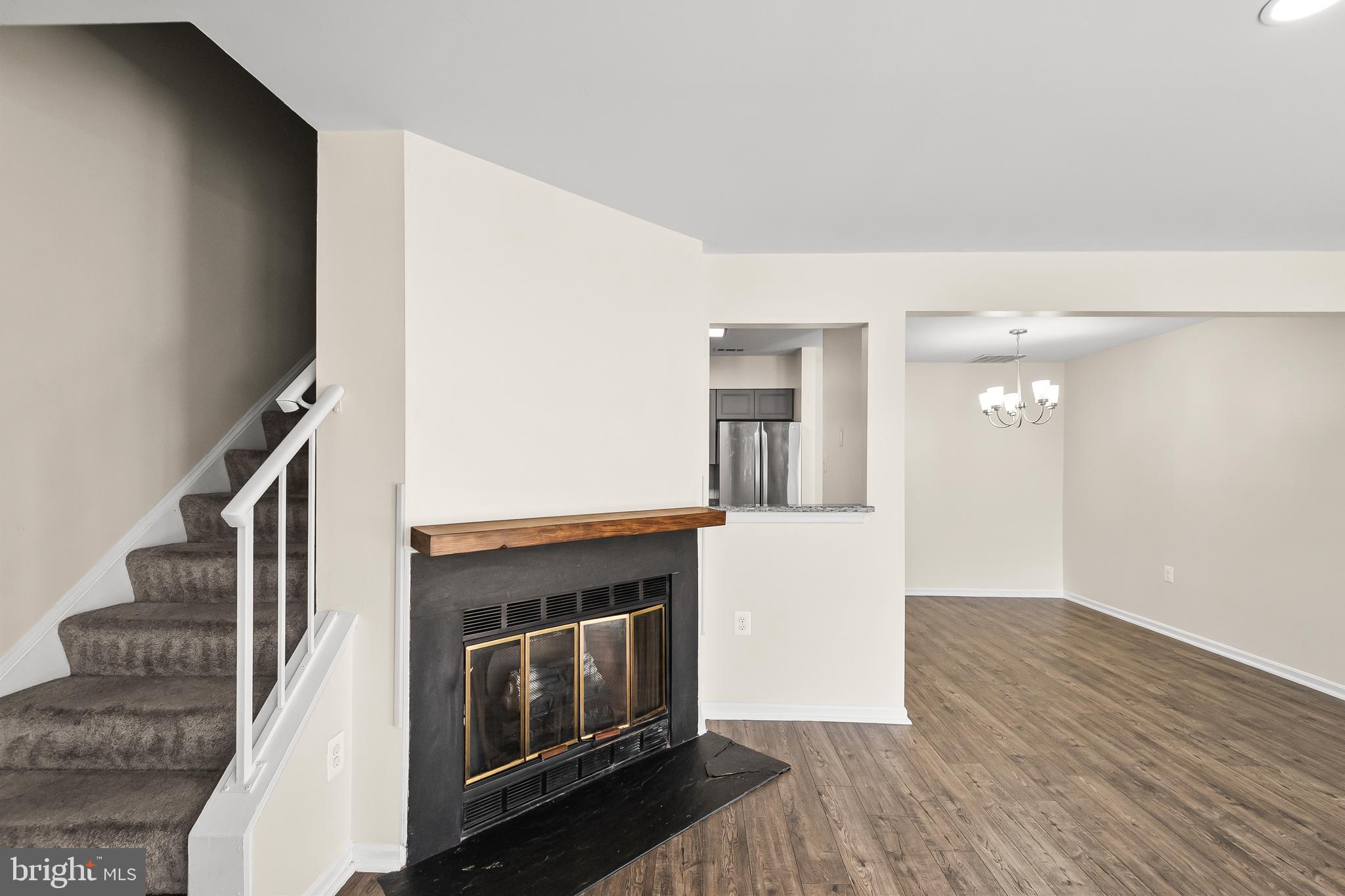 STONINGTON CONDOMINIUMS - Residential