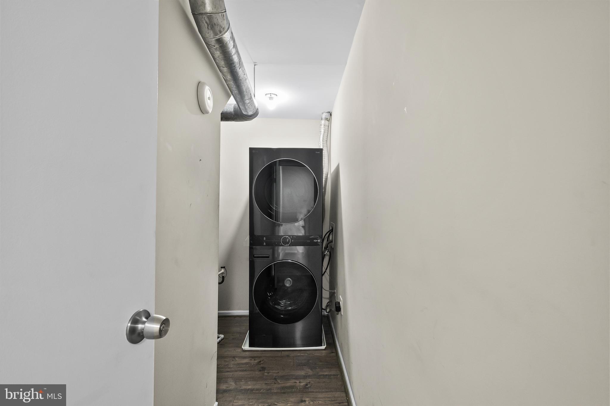 STONINGTON CONDOMINIUMS - Residential